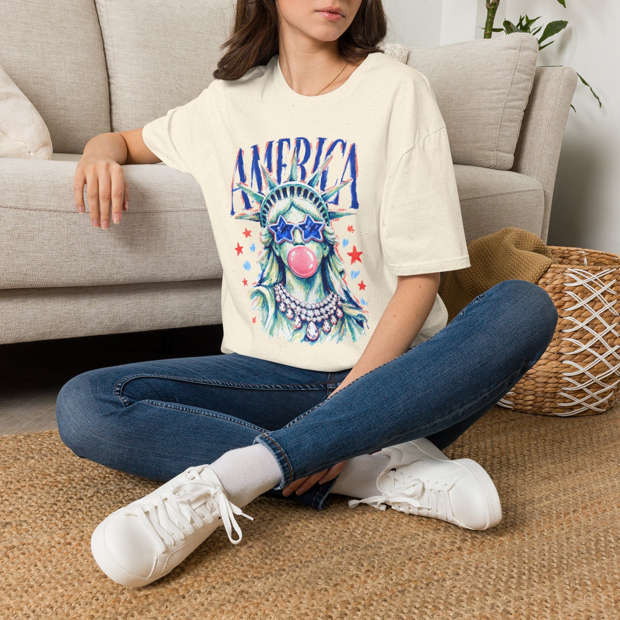 America Statue of Liberty Graphic T-Shirt — Patriotic 4th of July Tee with Sunglasses & Bubble Gum
